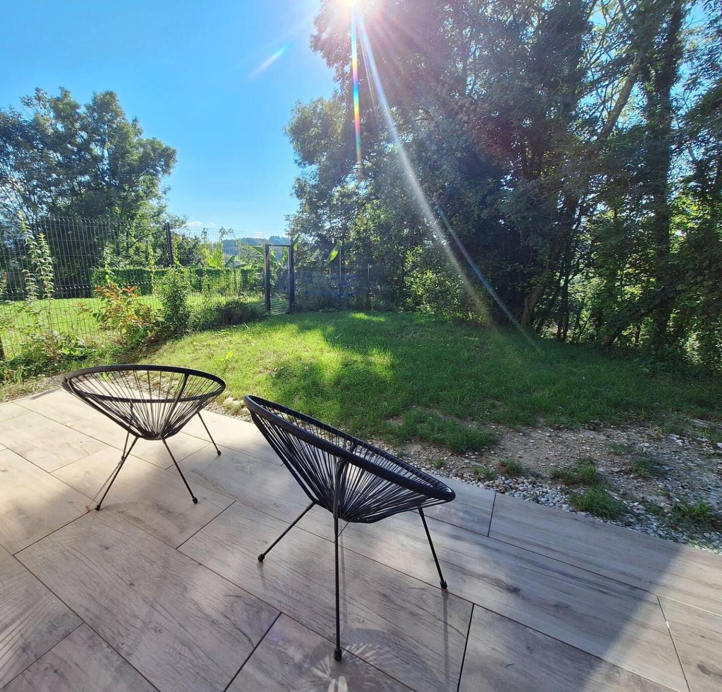 Logement Neuf A 2 Pas Du Lac La Bridoire 外观 照片