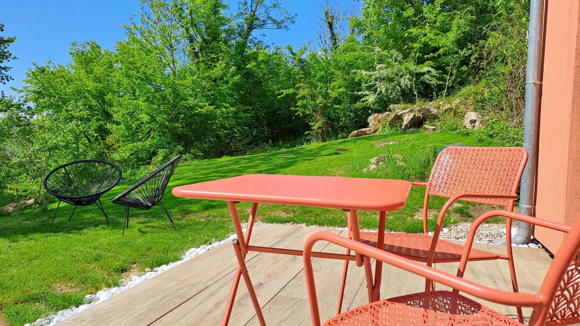 Logement Neuf A 2 Pas Du Lac La Bridoire 外观 照片