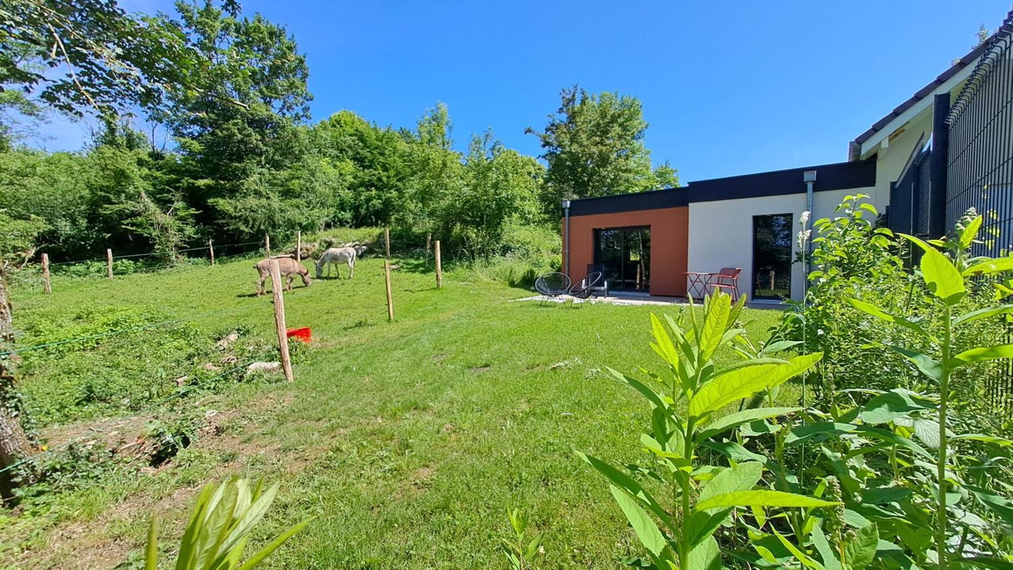 Logement Neuf A 2 Pas Du Lac La Bridoire 外观 照片
